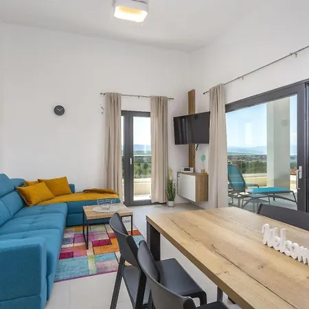 Luna Apartment *