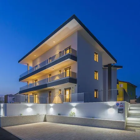 Luna Apartamento Malinska